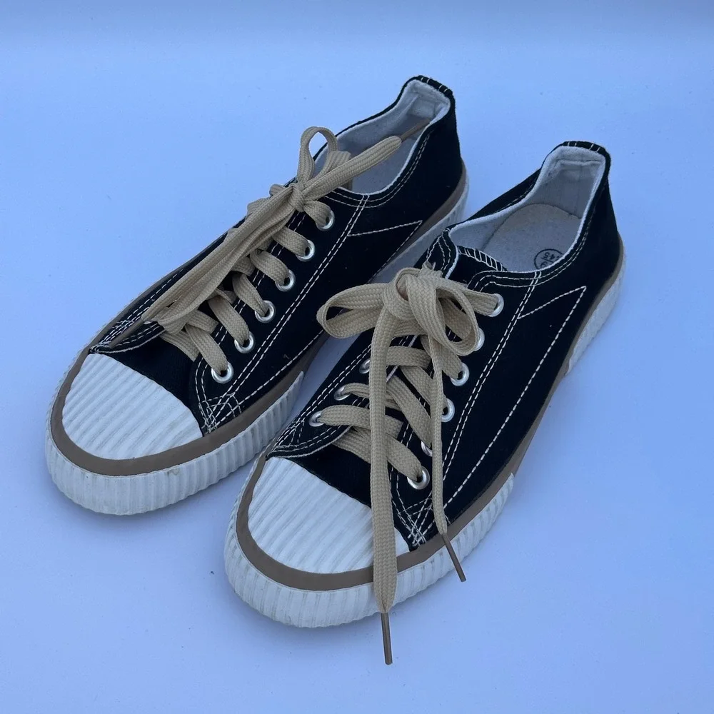 Women's Low Top Canvas Sneakers US 7.5 Black Contrast Colors Lace-Up Shoes